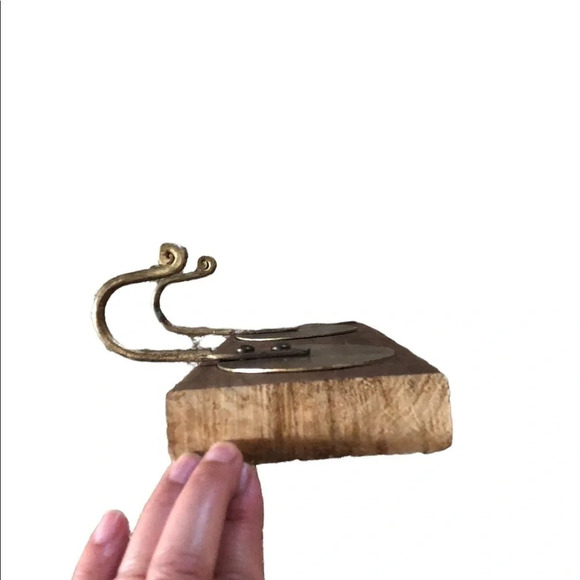 Wood and brass Towel hanger - Picture 3 of 5